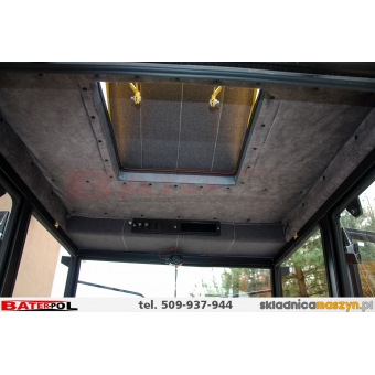 Kabina C-330 DE LUX szeroka komfortowa D-LUX (drzwi na koło) ŻÓŁTA 